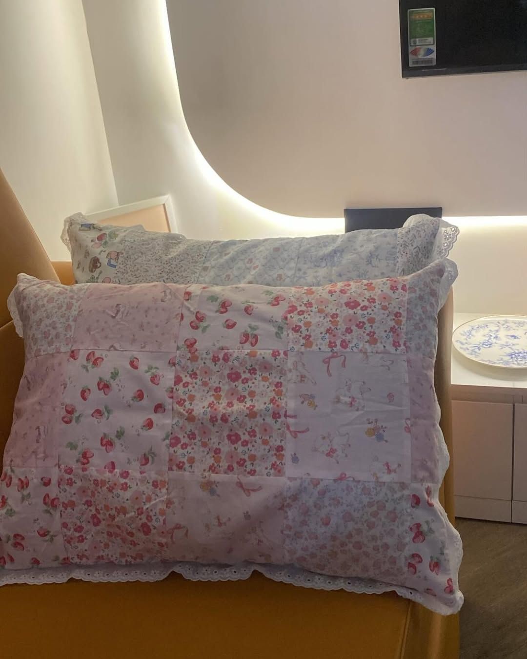 Gối decor sofa hồng